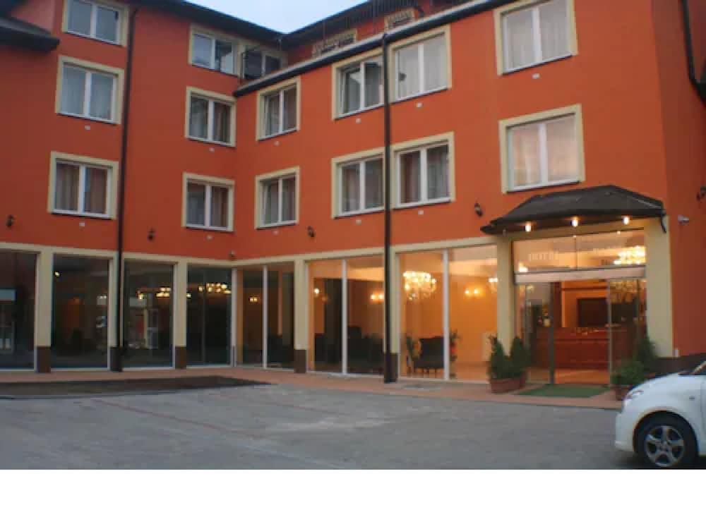 Hotel Daisy Budget クラクフ エクステリア 写真