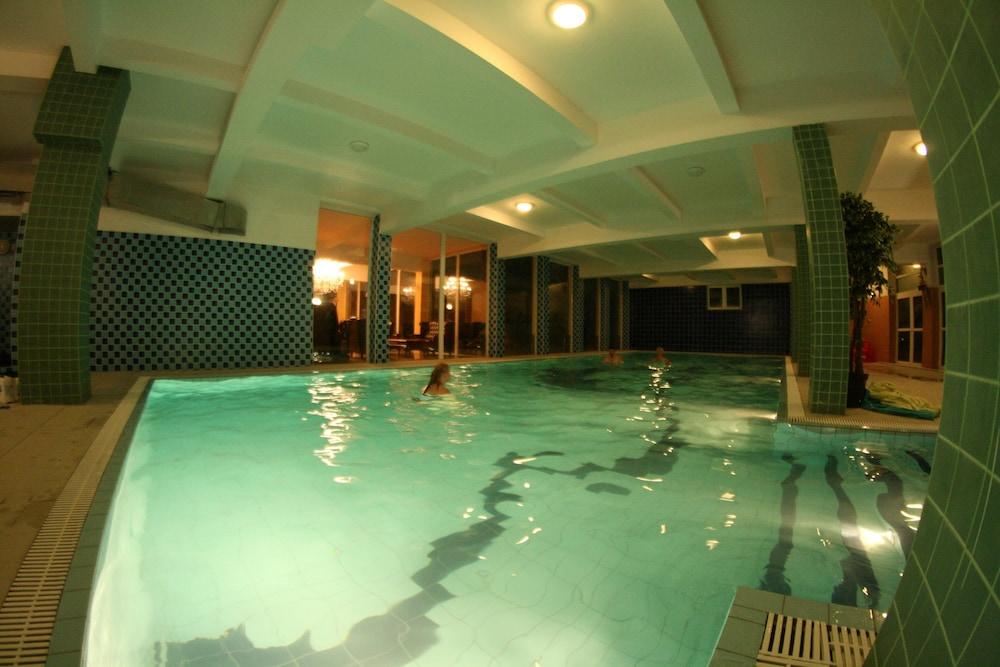Hotel Daisy Budget クラクフ エクステリア 写真
