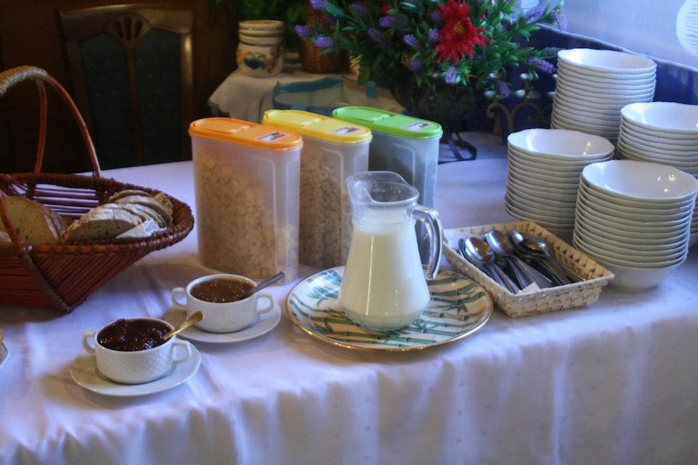 Hotel Daisy Budget クラクフ エクステリア 写真