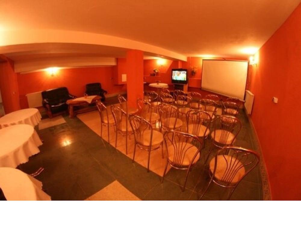 Hotel Daisy Budget クラクフ エクステリア 写真