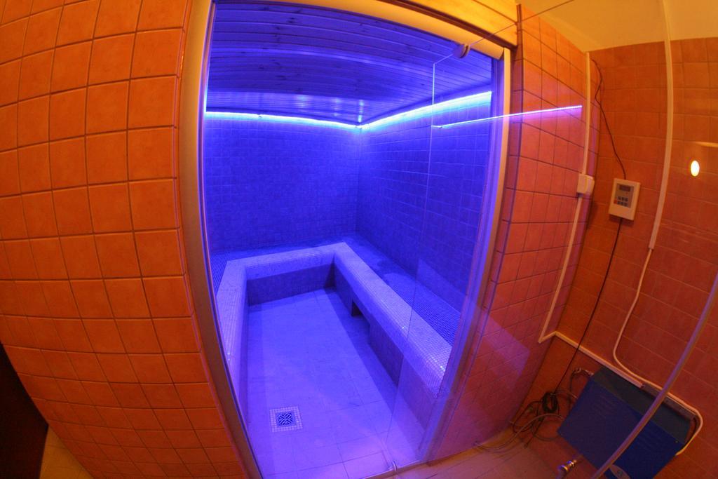 Hotel Daisy Budget クラクフ エクステリア 写真